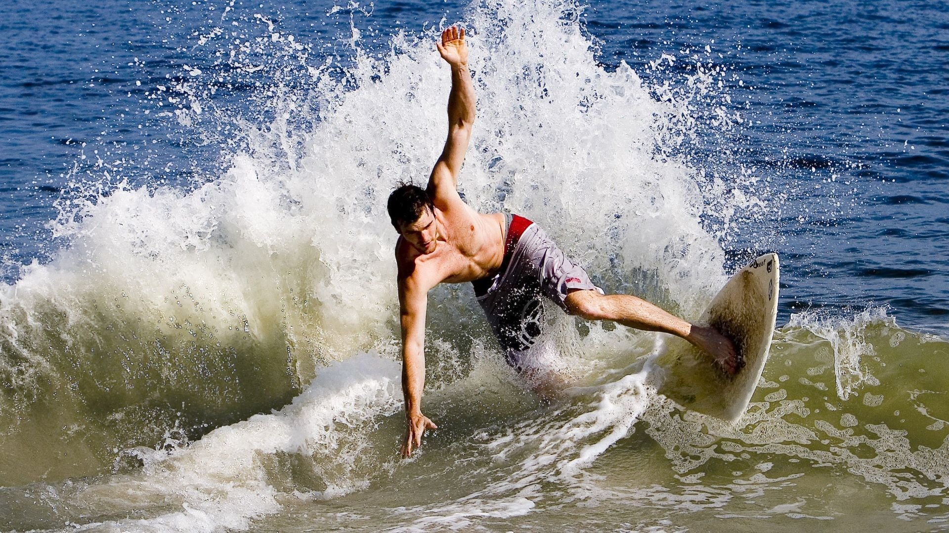 拉什福德个人能力闪耀全场，洪都拉斯速胜塞维利亚展现战术执行力