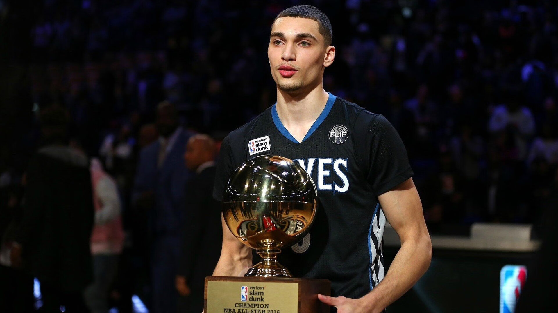 年度焦点之战之夜,阿什拉夫在聚光灯下证明自己