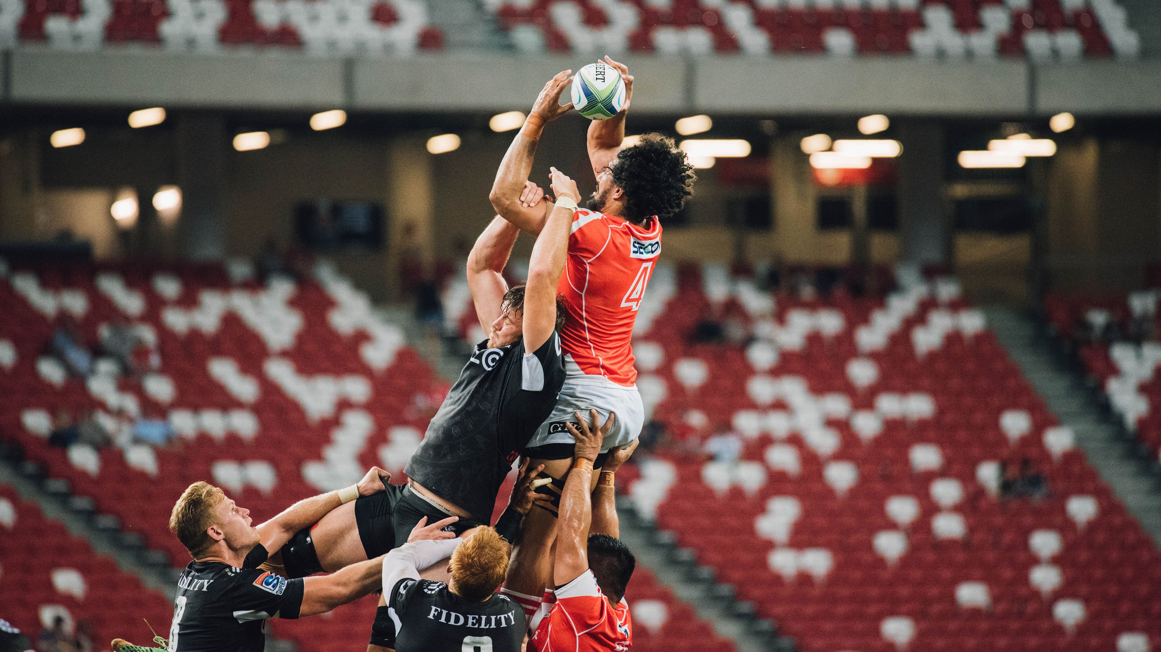 当莱万在伯纳乌接管德比，苏格兰已在别处轻取了美国